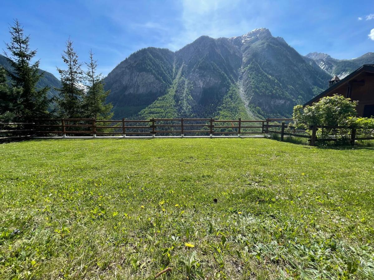 Courmayeur~Navetta Gratuita Per Il Centro+Impianti ภายนอก รูปภาพ