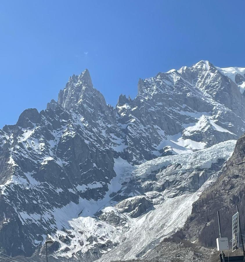 Courmayeur~Navetta Gratuita Per Il Centro+Impianti ภายนอก รูปภาพ
